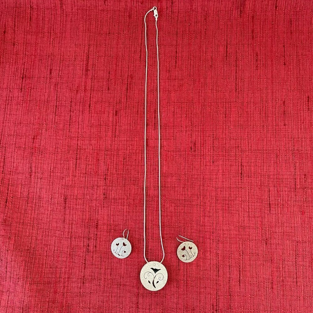Jessie Senecal Handmade Sterling Sliver "Tulip" Locket and Earrings - Picture 3 of 5